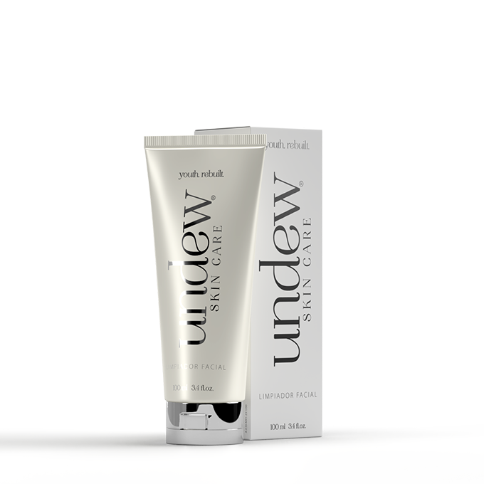 El primer paso en nuestra rutina para el cuidado de la piel. UNDEW Limpiador Facial hidrata con su textura suave y cremosa, calma y relaja la piel gracias a sus propiedades anti-inflamatorias, dejando un aroma fresco en la piel.