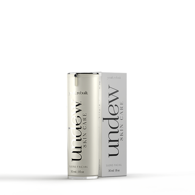 UNDEW Suero Facial suaviza y reafirma tu piel. Se absorbe rápidamente y penetra en las capas profundas de la piel para repararla gracias al hialuronato de sodio. Las hojas de té verde y blanco, aloe vera, y nuestra mezcla de arroz integral exclusiva.